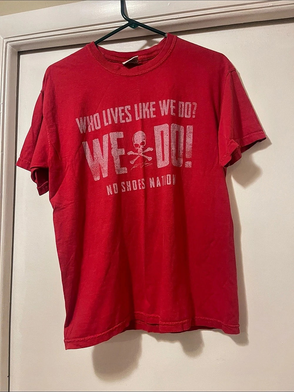 Comfort Colors Kenny Chesney 2020 No Shoes Nation Tour T-Shirt Red Medium